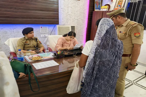 थाना दिवस पर डीएम-एसपी ने सुनी जन शिकायतें, समयबद्ध और निष्पक्ष निस्तारण के दिए निर्देश