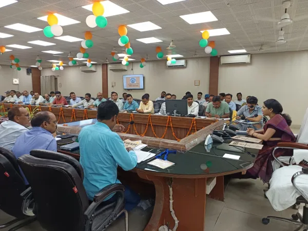 UP TET 2026: जरा सी देरी पड़ सकती है भारी, 45 मिनट पहले बंद होगा परीक्षा केंद्र का गेट