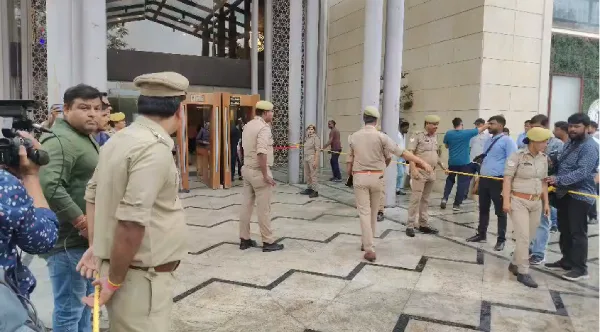लखनऊ की समिट बिल्डिंग में आधी रात पुलिस का बड़ा ऑपरेशन, 119 लोग हिरासत में