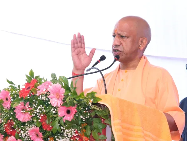 2017 के बाद यूपी में क्या बदला? सरकार ने आवास, शौचालय और उज्ज्वला योजना के नए आंकड़े जारी किए