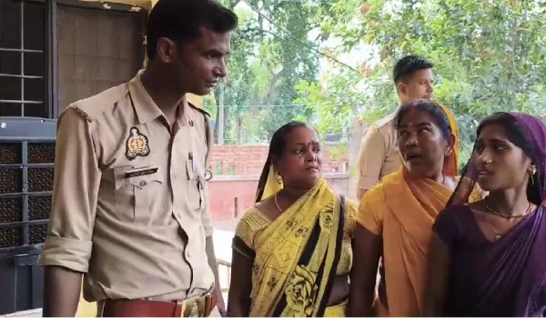 सुबह हाईवे किनारे मिला 40 वर्षीय भीम निषाद का शव, मौत की वजह तलाश रही पुलिस