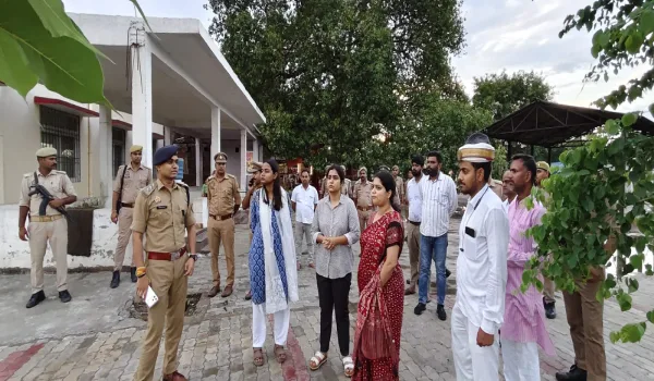 सीएम योगी के प्रस्तावित दौरे से पहले शिवबाबा धाम पहुंचा प्रशासन, सावन की तैयारियों का डीएम-एसपी ने लिया जायजा