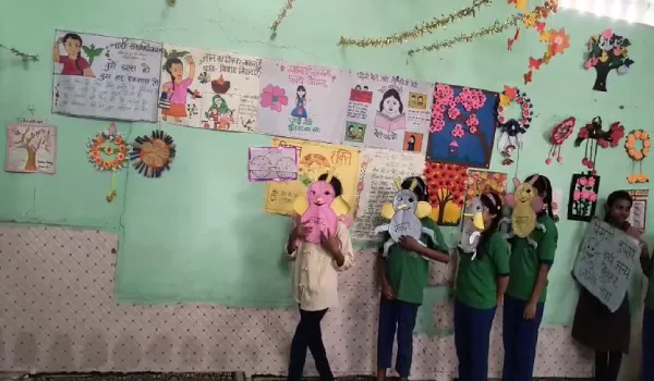 नाटक, गीत और भाषण के जरिए बच्चों ने सिखाया संचारी रोगों से बचाव, कार्यक्रम ने खींचा सबका ध्यान