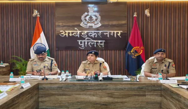 महिला अपराध पर अब नहीं चलेगी ढिलाई, अम्बेडकरनगर में एसपी प्राची सिंह ने थानाध्यक्षों को दिया सख्त निर्देश
