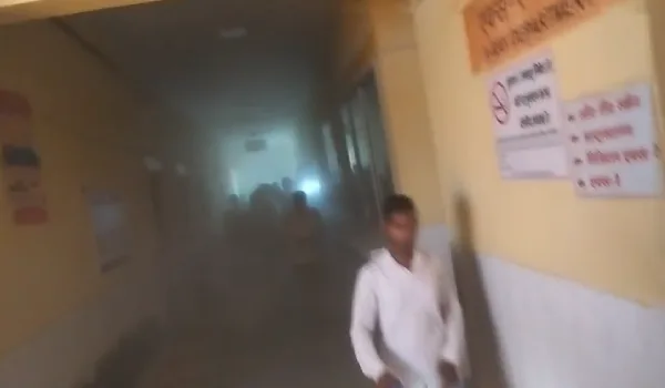 अल्ट्रासाउंड कक्ष के बाहर अचानक उठा धुआं, जिला अस्पताल में कुछ मिनटों के लिए बढ़ी मरीजों की चिंता