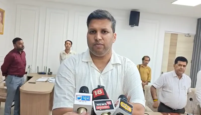 गाजियाबाद में 6 लाख से ज्यादा तिरंगे, 13 अगस्त को सुबह-शाम निकलेगी तिरंगा यात्रा