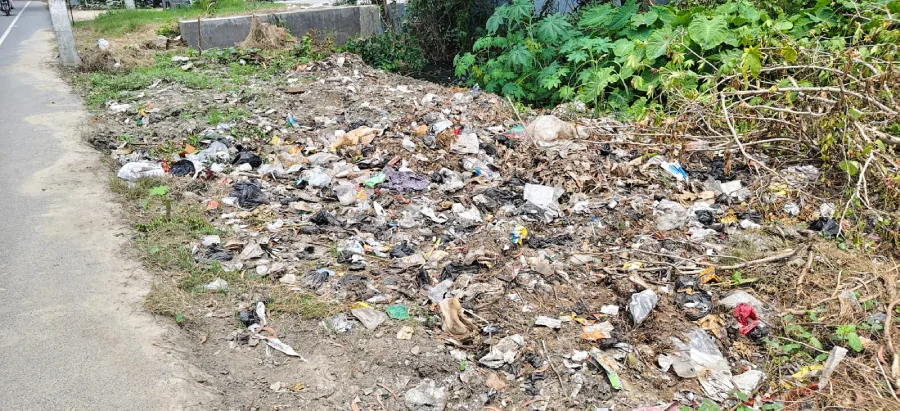 705 ग्राम पंचायतों में अपशिष्ट केंद्र, फिर भी अम्बेडकरनगर में जगह-जगह कूड़े के ढेर