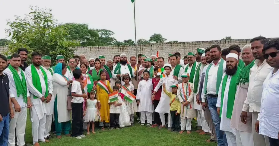 मुजफ्फरनगर में स्वतंत्रता दिवस पर ध्वजारोहण, निकली तिरंगा बाइक रैली