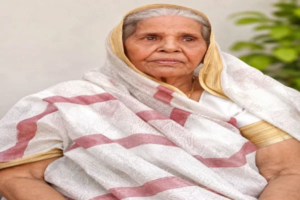 आईपीएस आशुतोष मिश्रा की मां की मौत पर खड़े हुए सवाल, जेवर गायब होने से बढ़ा रहस्य