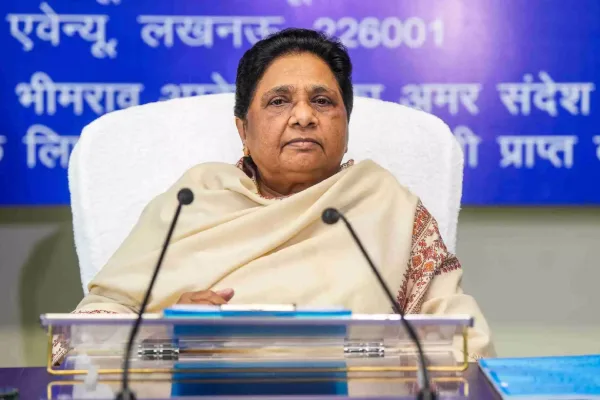 मायावती ने सरकारी स्कूलों की बदहाली पर सरकारों को घेरा, बच्चों का किया जिक्र