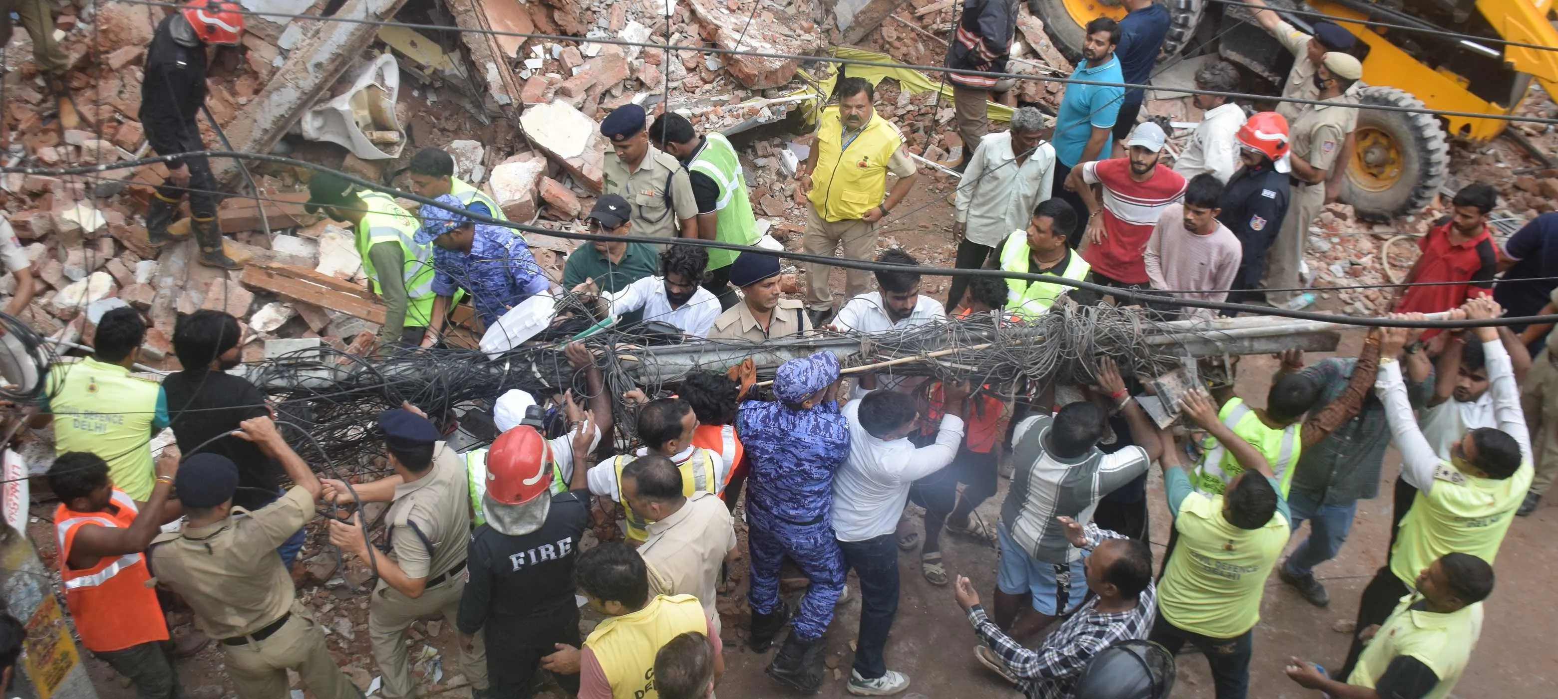 सत्य निकेतन हादसे के बाद PG में लौटने से डरे छात्र, DU ने कॉलेजों में रुकने की व्यवस्था की