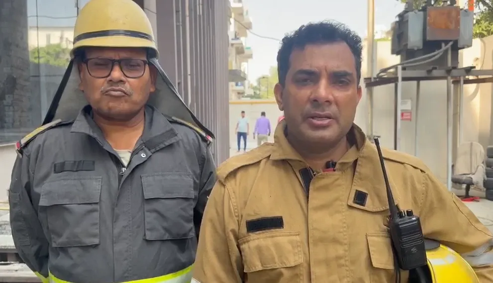 नोएडा सेक्टर-63 में गारमेंट कंपनी की चौथी मंजिल पर आग