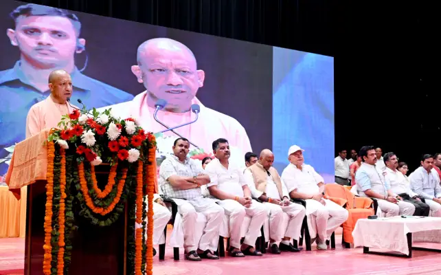 संकट में अन्नदाताओं के साथ खड़ी है सरकार..., CM योगी ने 9.18 लाख किसानों के खातों में भेजी सहायता राशि