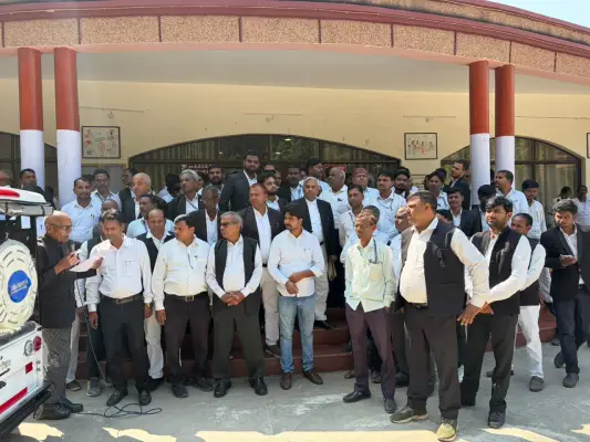 Ambedkar Nagar News: अधिवक्ताओं की समस्याओं पर बार एसोसिएशन सख्त, मुख्यमंत्री-डीएम को सौंपा मांगपत्र