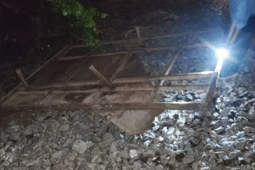 लखनऊ में रेल हादसे की बड़ी साजिश नाकाम
