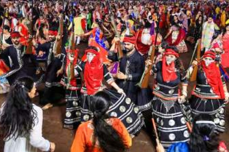 थाणे में गरबा के दौरान गैर हिन्दुओ ने फेके अंडे माहौल खराब करने पर जनता में आक्रोश