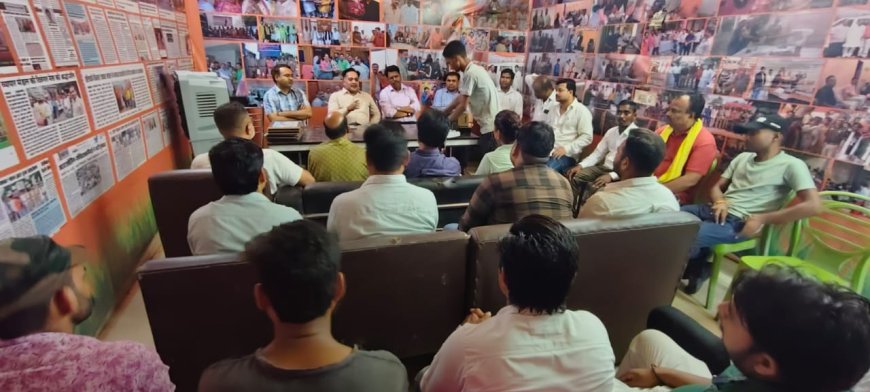 लखनऊ के चिन्हट में व्यापारियों की जीएसटी समस्याओं के समाधान के लिए लगा विशेष शिविर, उच्च अधिकारियों से मिला सीधा संवाद